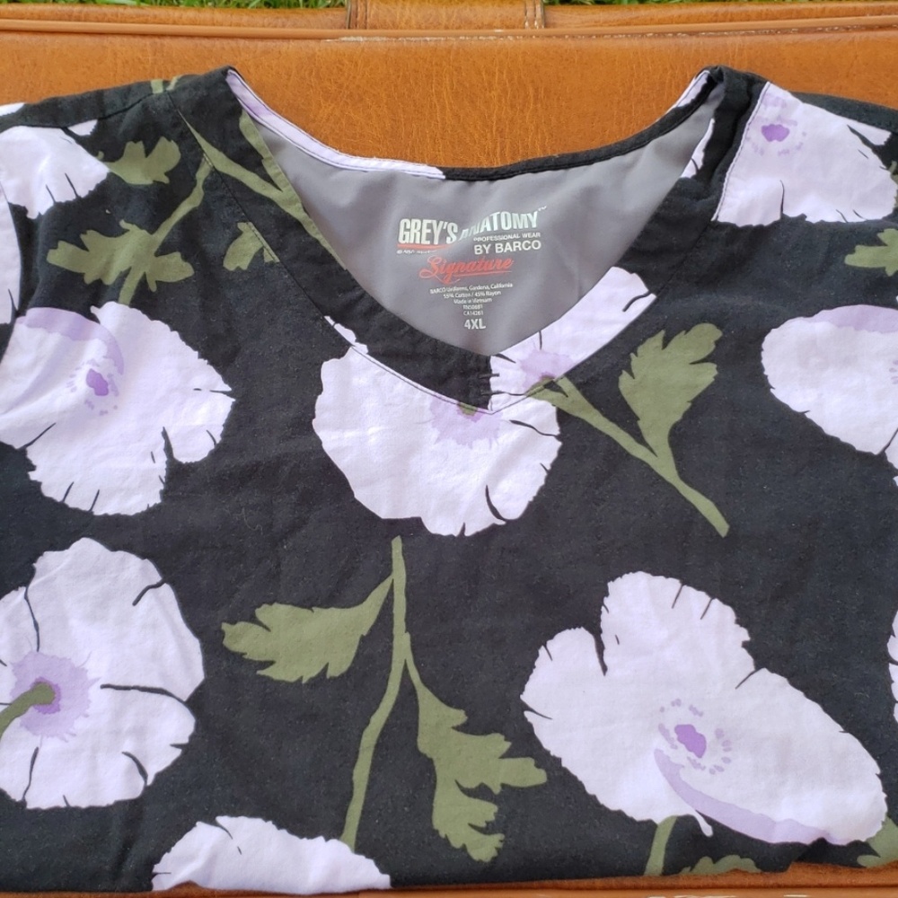Greys anatomy scrub top